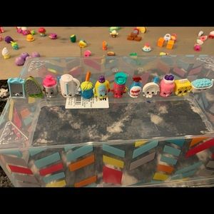 Shopkins- cleaning crew lot of twelve